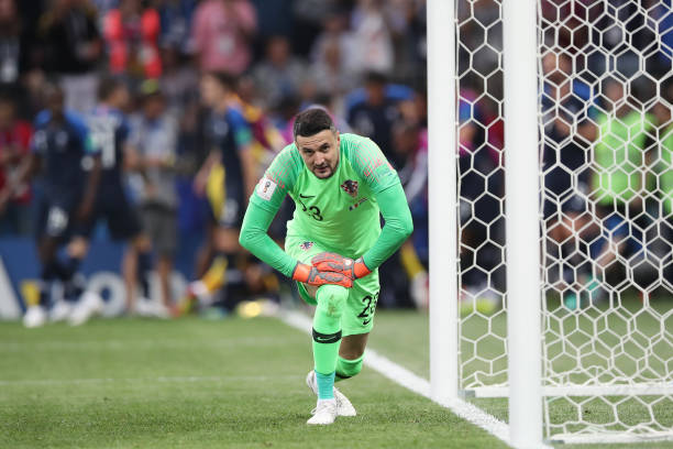 而是集中于 而是集中于