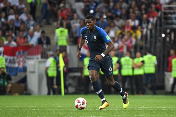 他注重与球 他注重与球